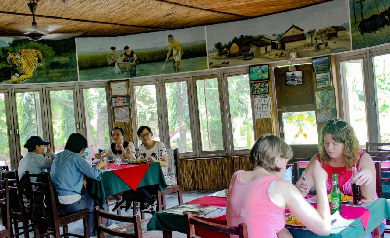 Eden Jungle Resort Sauraha Ngoại thất bức ảnh